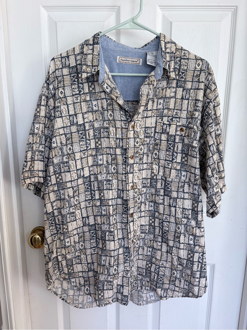 Bugle Boy Men’s Short-Sleeve Button-Down Shirt in Blue and Cream Geometric Print